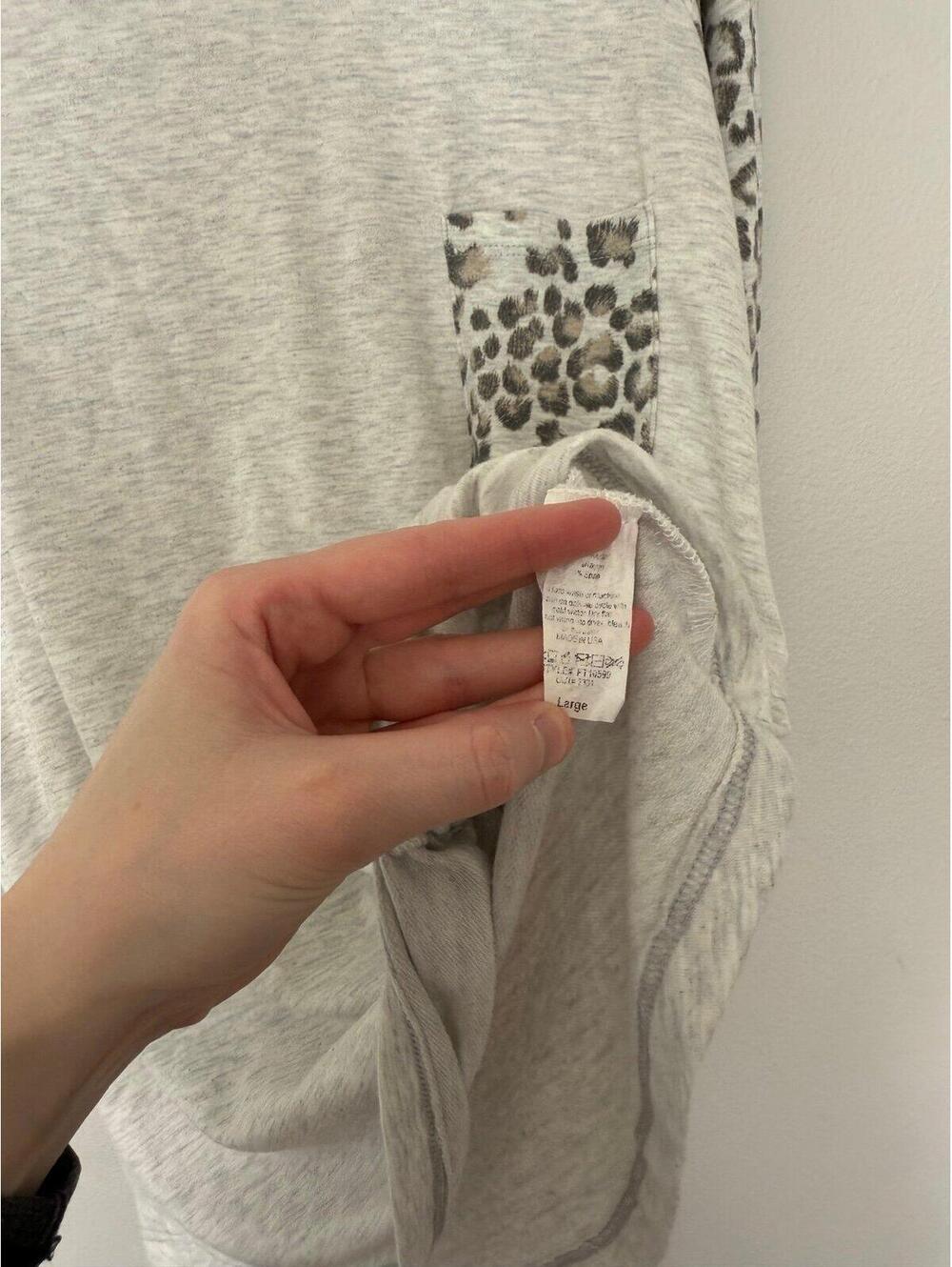 size large long sleeve - Picture 3 of 4